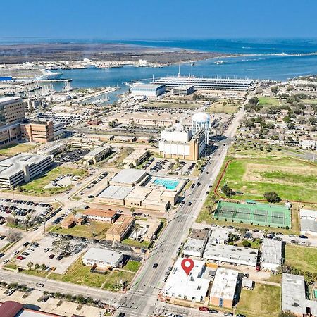 Midnight Tropics Studio Apartment Galveston Buitenkant foto